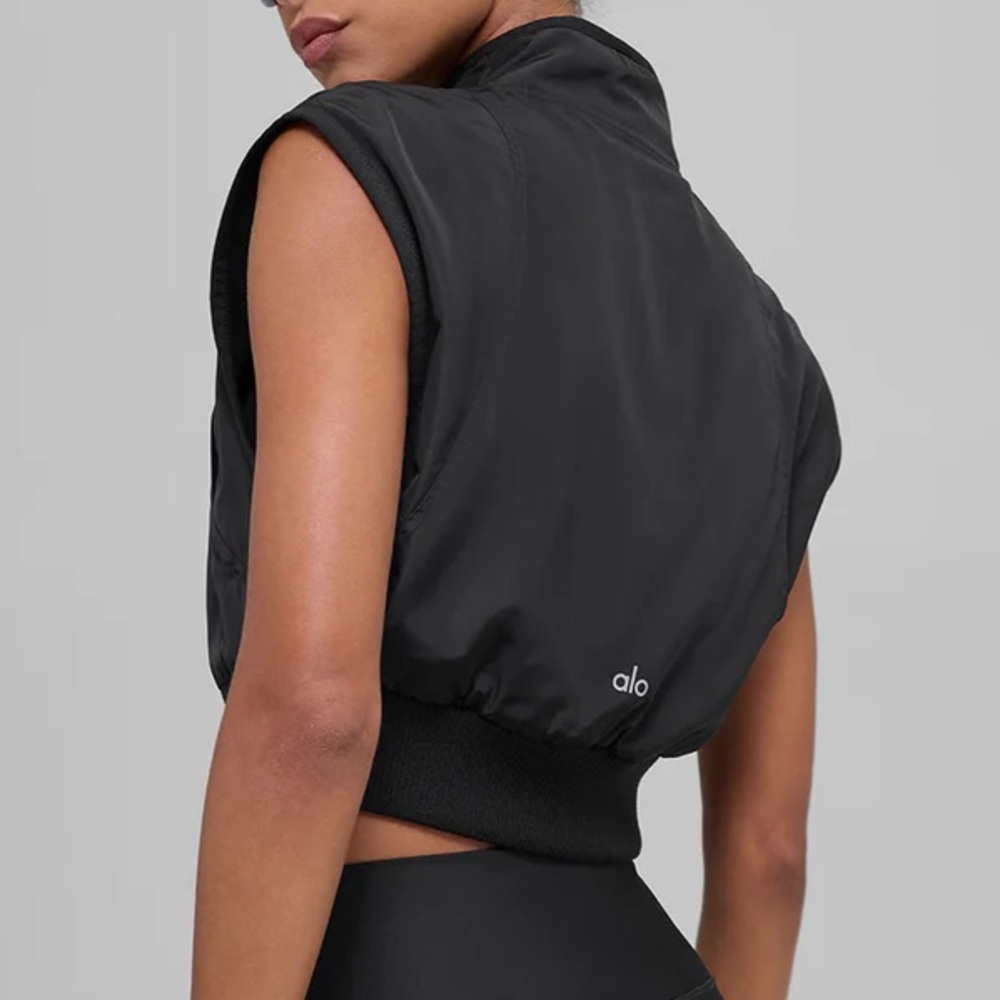 ALO Yoga Black In Motion Crop Vest